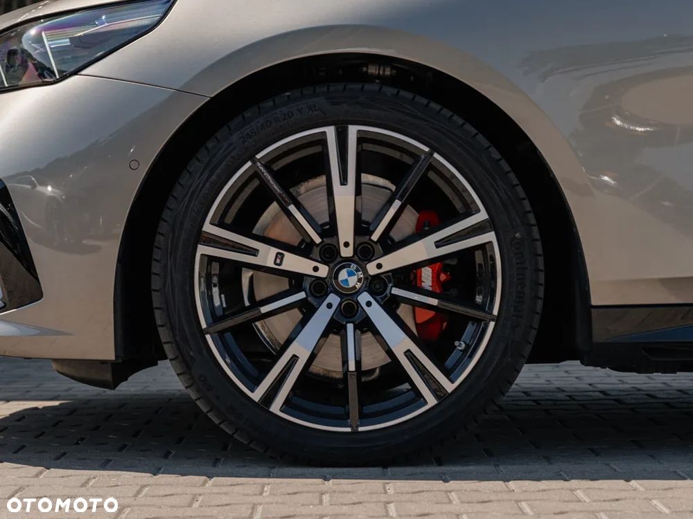 BMW Seria 5 520d xDrive - 5