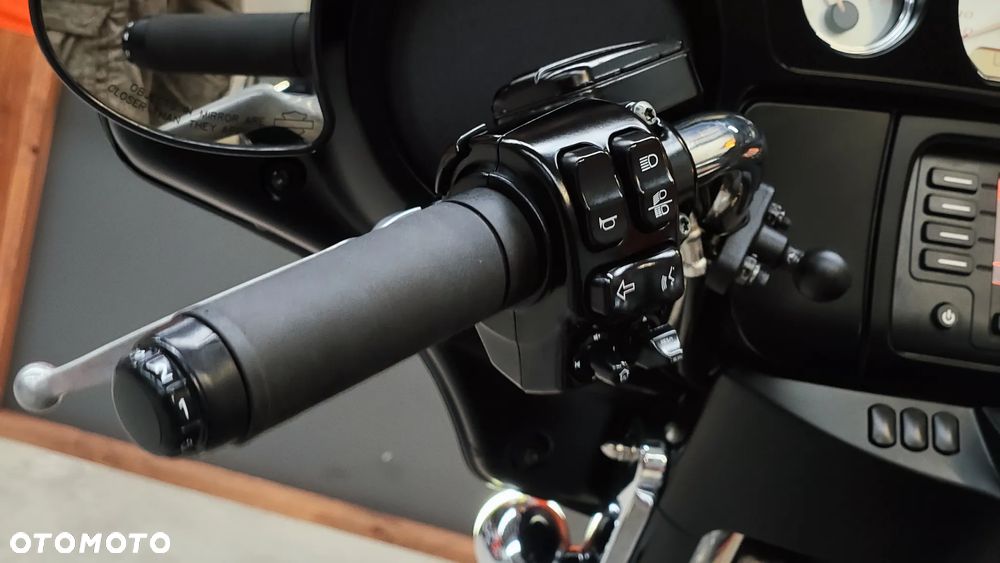 Harley-Davidson Touring Street Glide - 26