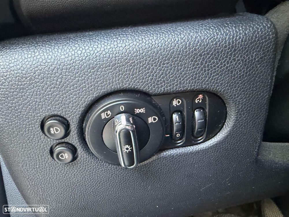 MINI 3 Portas Cooper SE Classic - 19