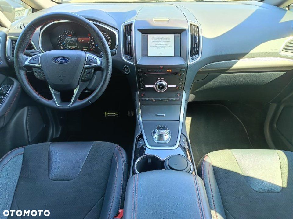 Ford S-Max - 12