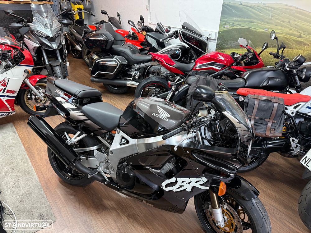 Honda CBR 900 RR - 6