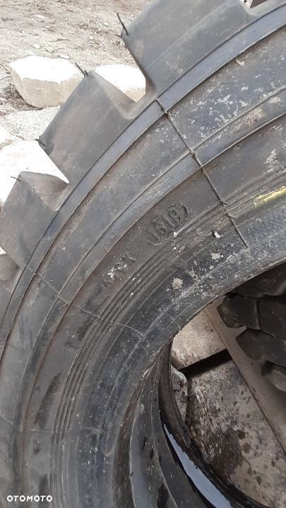 225/75/15Continental 28x9x15 - 4