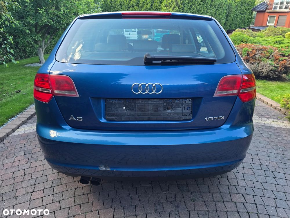 Audi A3 Sportback 1.9 TDI Attraction - 4