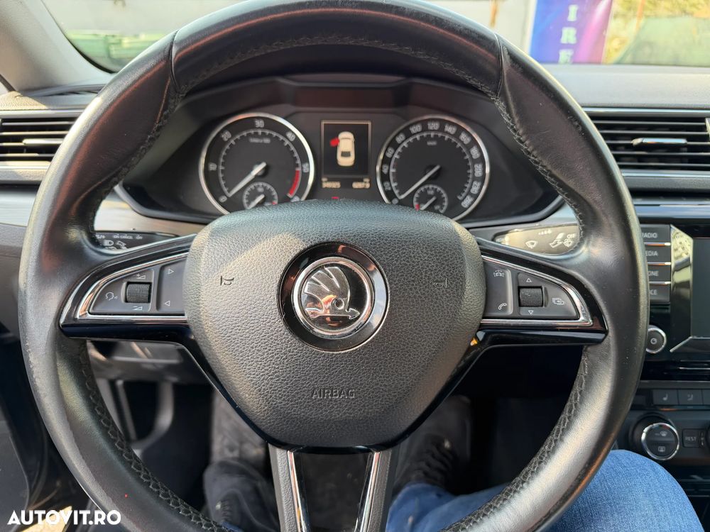 Skoda Superb 2.0 TDI DSG Ambition - 16