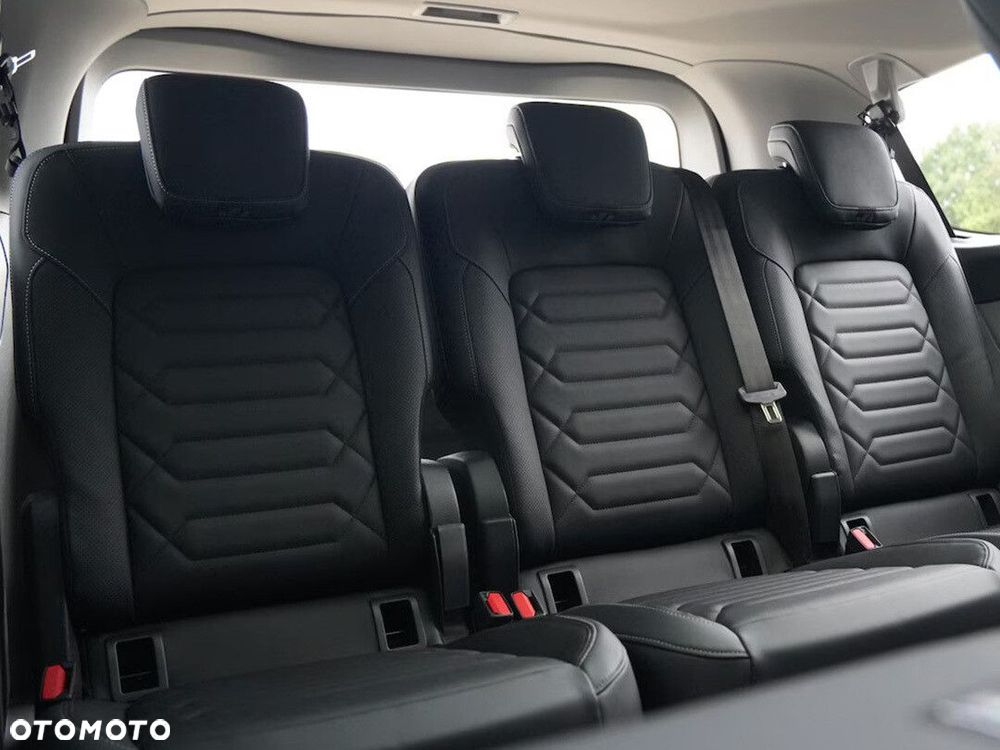 Ford Tourneo Custom - 19