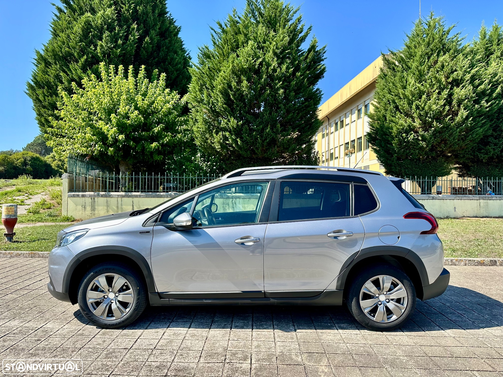 Peugeot 2008 1.2 PureTech Style - 3