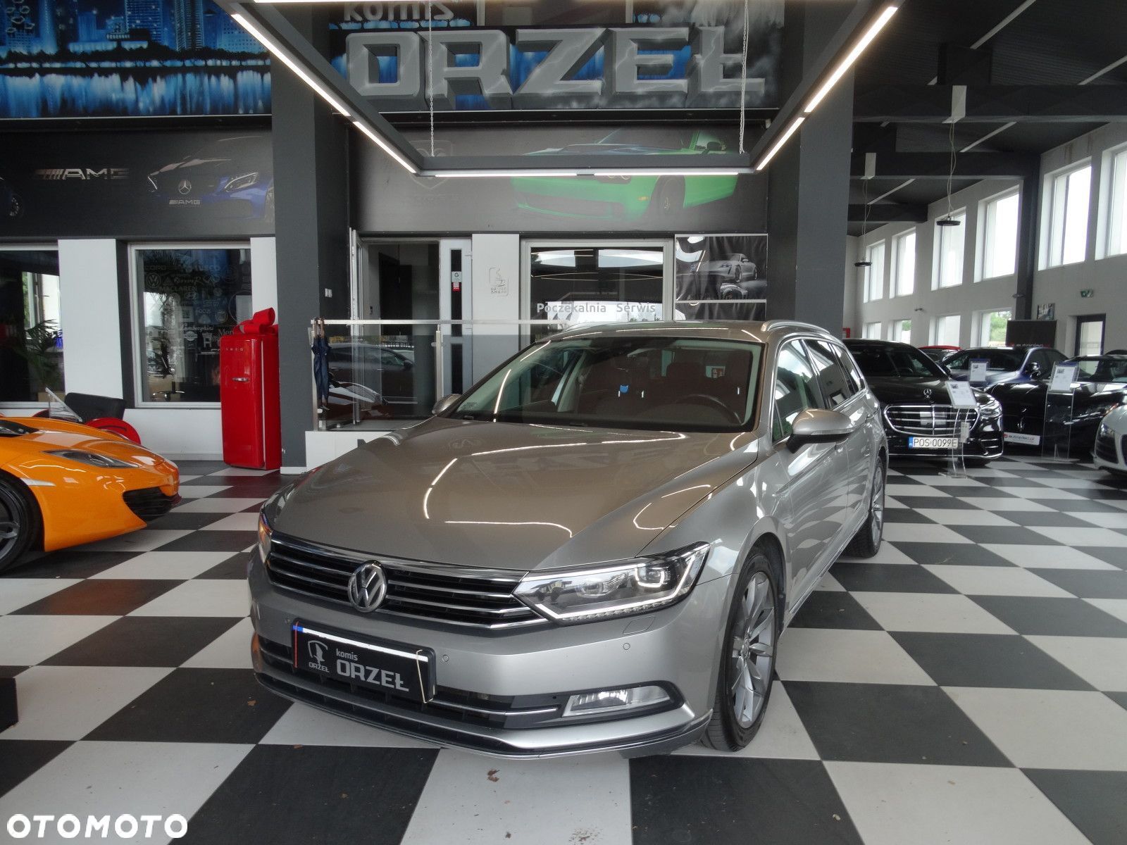 Volkswagen Passat - 1