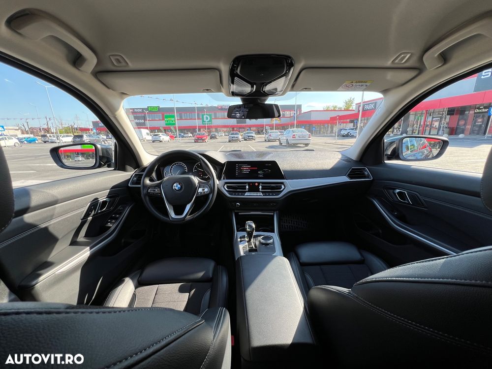 BMW Seria 3 320i AT - 13