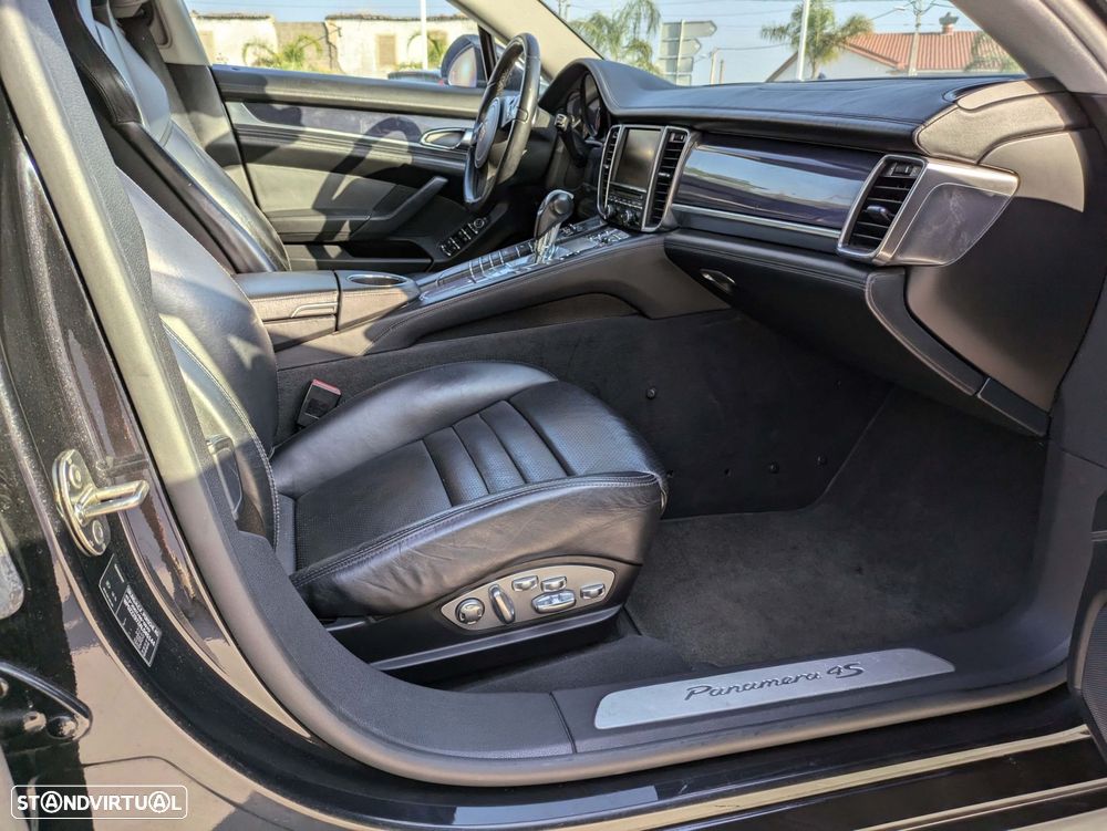 Porsche Panamera - 18