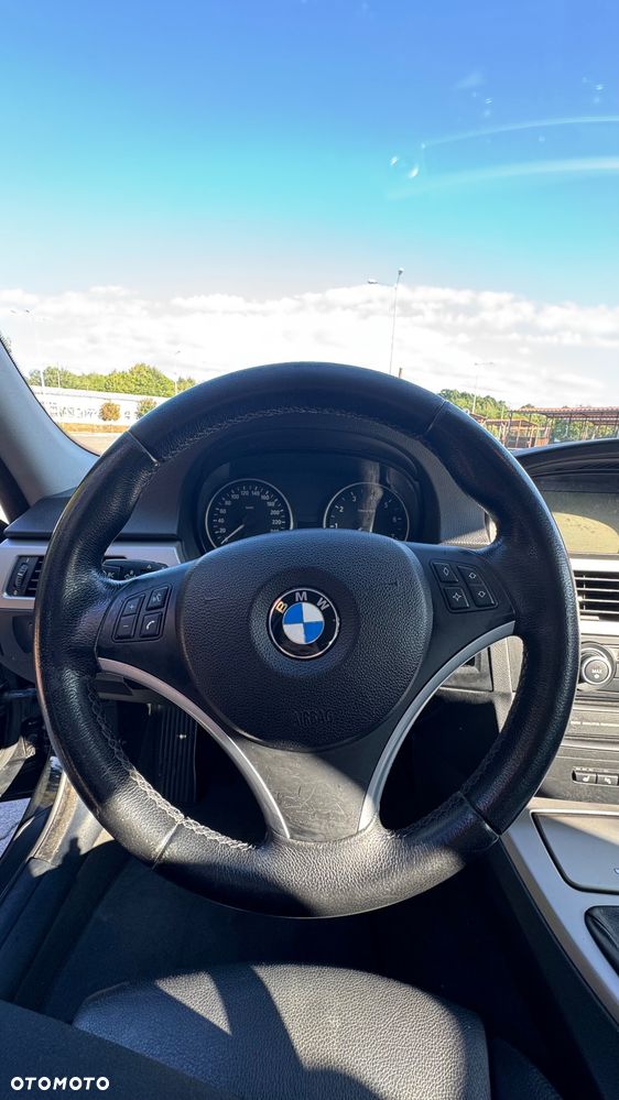 BMW Seria 3 325i - 18