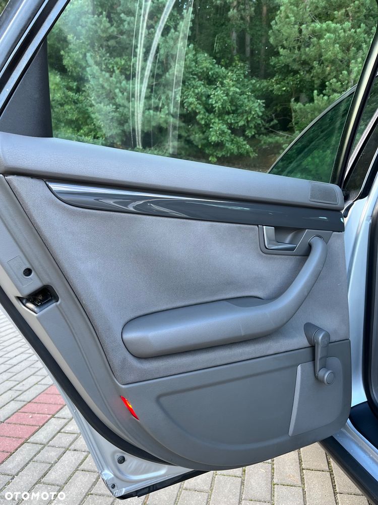 Audi A4 Limousine - 30