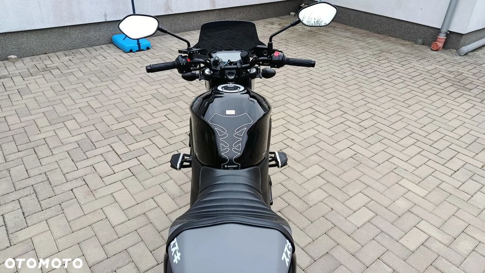 Suzuki SV - 8