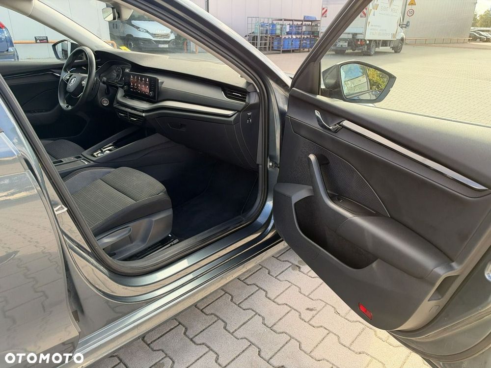 Skoda Octavia 2.0 TDI Ambition DSG - 20