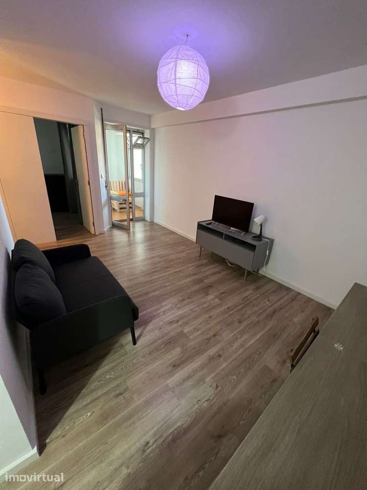 T1 ao centro do Porto junto ao Marquês - Grande imagem: 3/10