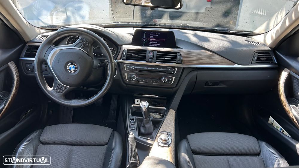 BMW 320 d Modern Line - 14