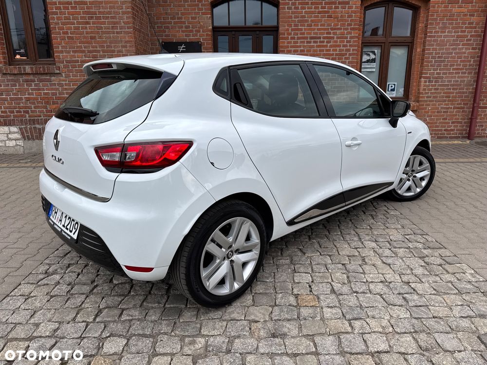 Renault Clio 1.2 16V 75 Limited - 10