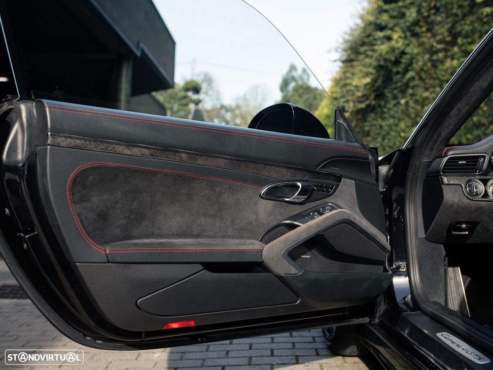 Porsche 911 (991) Carrera 4 GTS PDK - 29