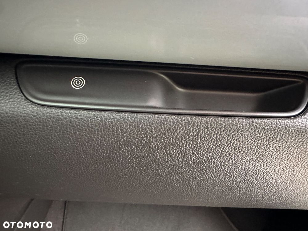 Renault Espace 1.6 dCi Energy Initiale Paris EDC 7os - 34