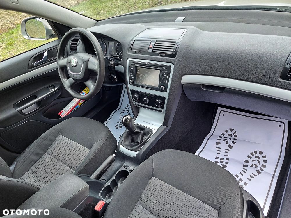 Skoda Octavia 1.6 Combi Style - 19