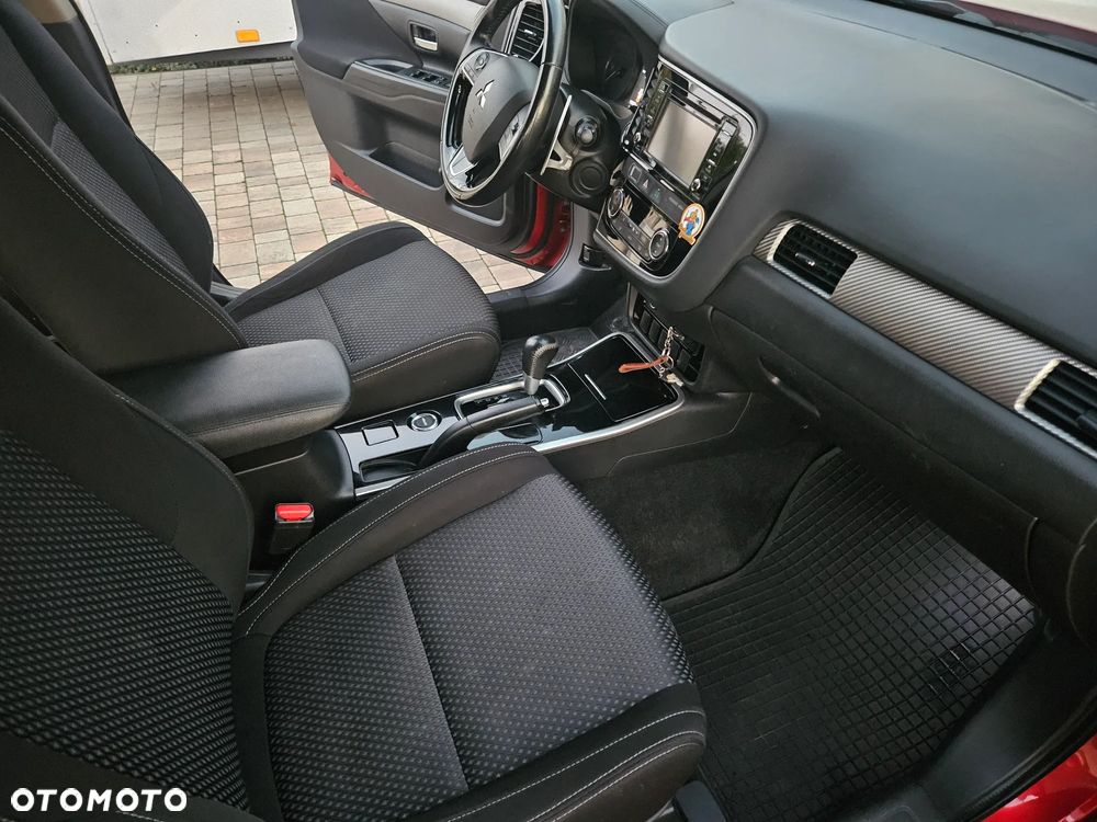 Mitsubishi Outlander 2.0 Intense Comfort 4WD CVT - 35