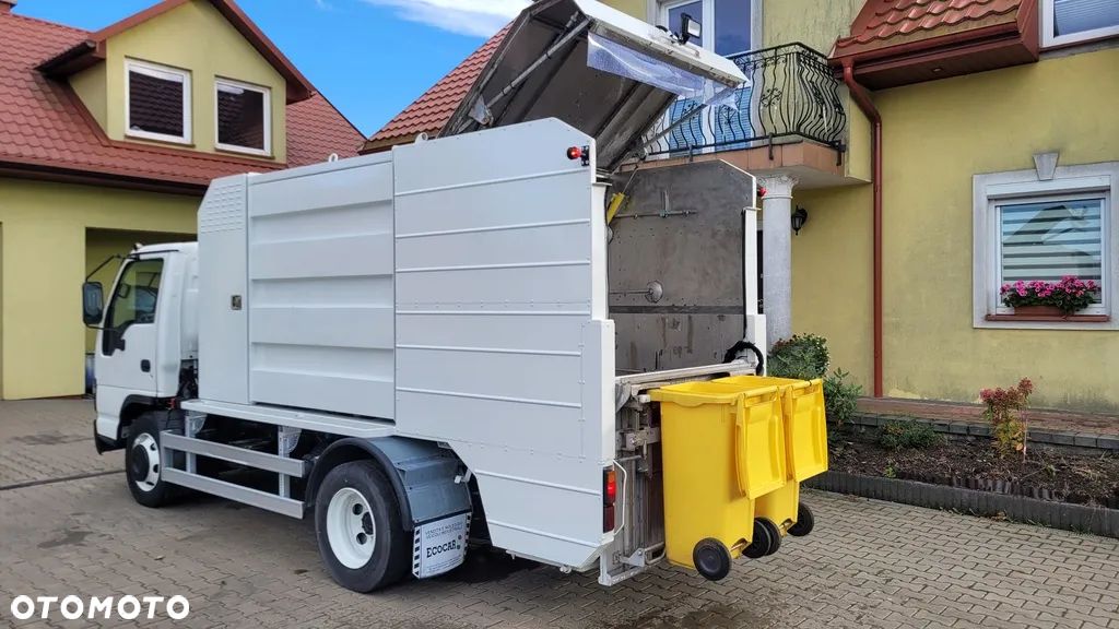 Isuzu MYJKA DO POJEMNIKÓW - 1