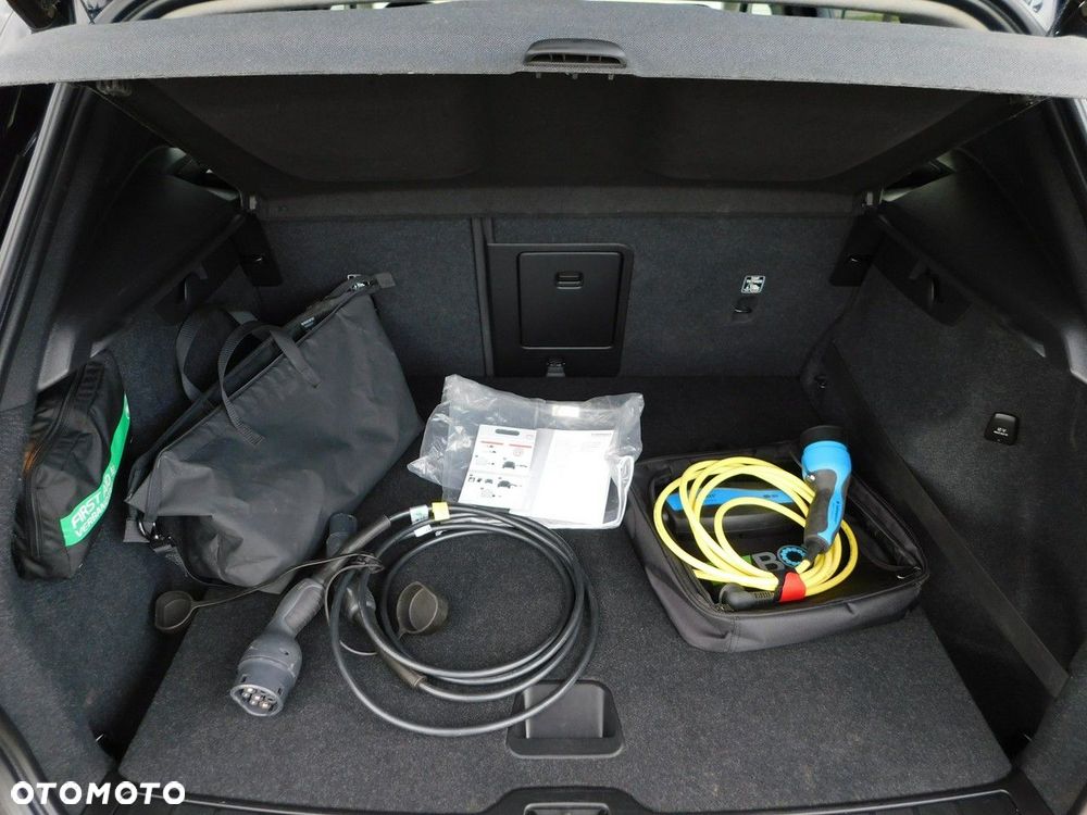 Volvo XC 40 T5 Plug-In Hybrid Momentum Pro - 28