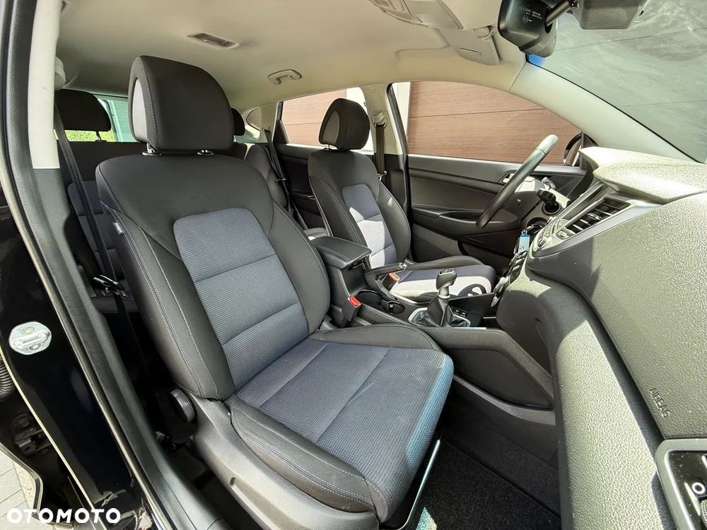 Hyundai Tucson 1.6 GDI BlueDrive Style 2WD - 25