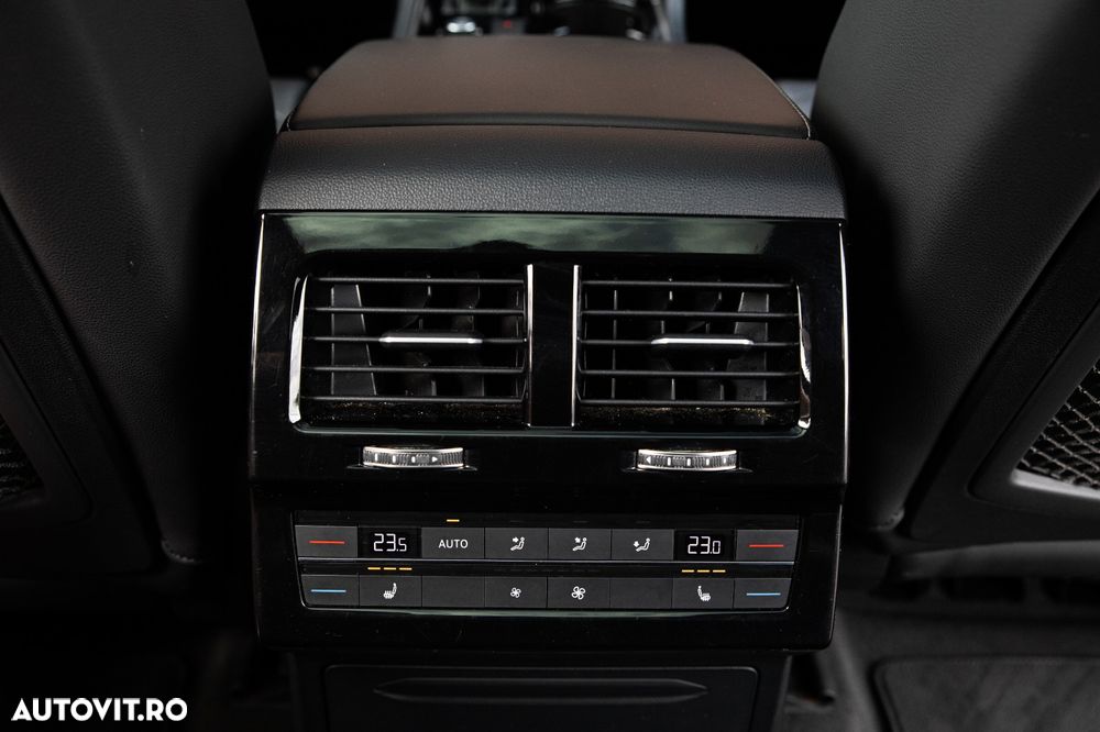 Volkswagen Touareg - 36