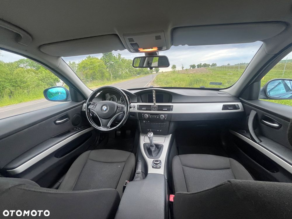 BMW Seria 3 318d - 24