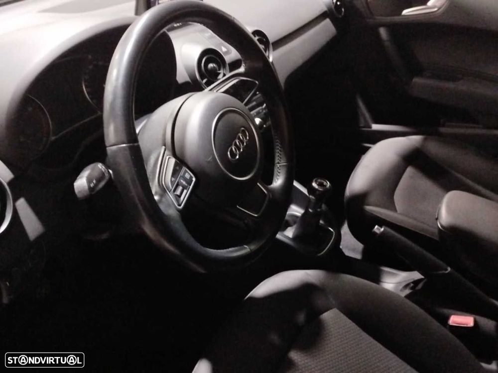 Audi A1 Sportback 1.0 TFSI Design - 10