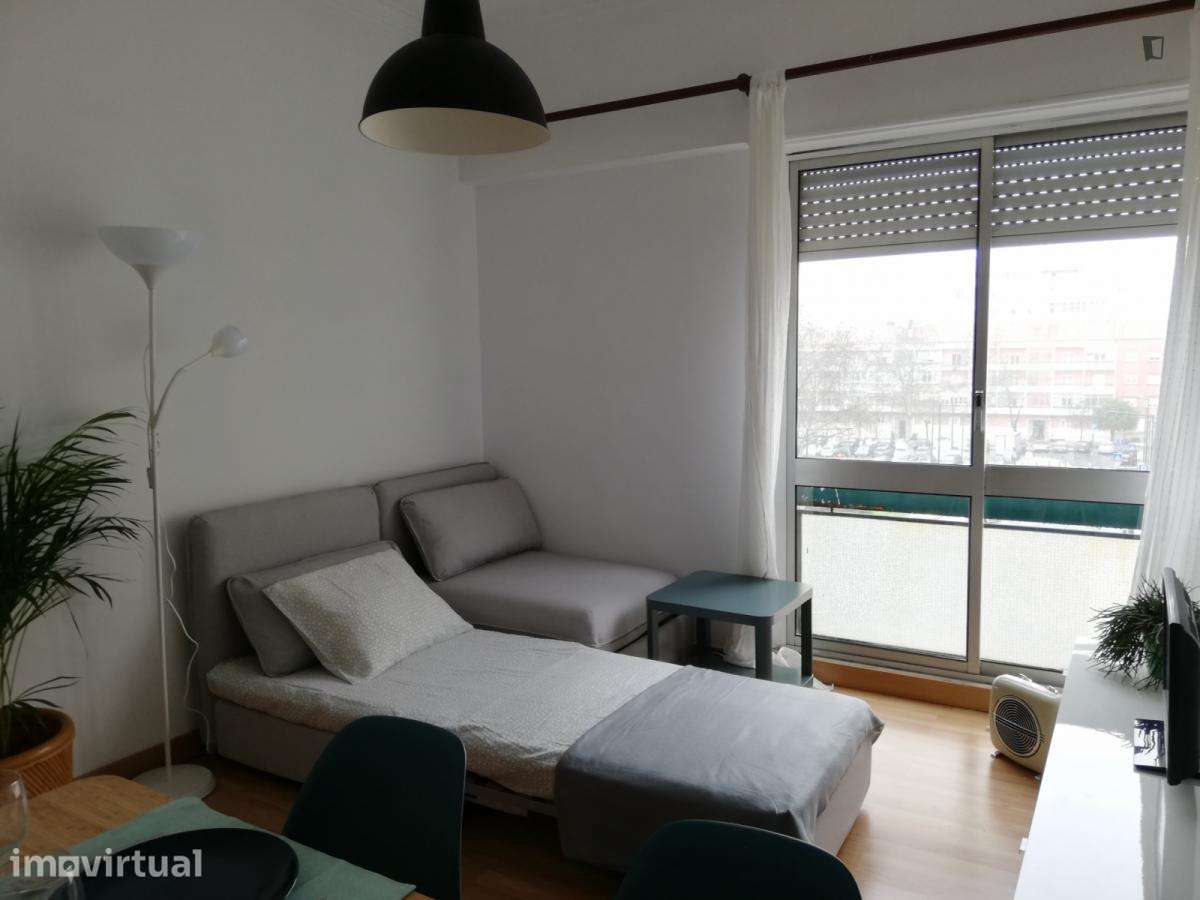 Apartamento com 1 quartos - localizado em Benfica Lisbon - Grande imagem: 4/22