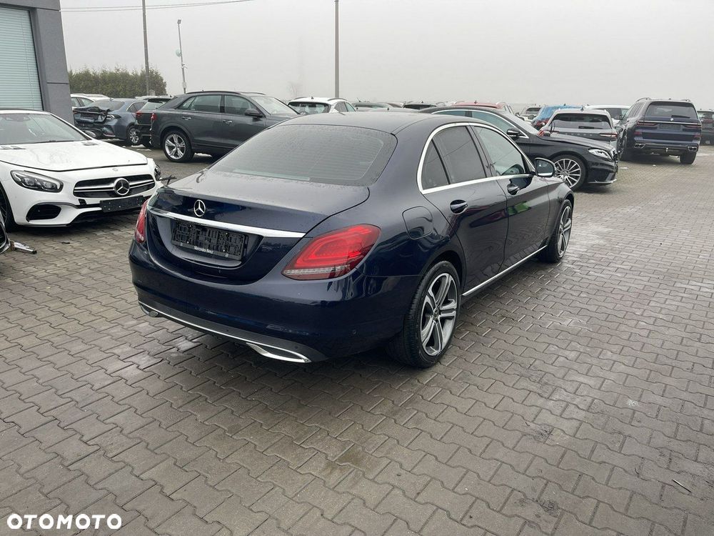 Mercedes-Benz Klasa C 300 d 4Matic 9G-TRONIC Exclusive - 2