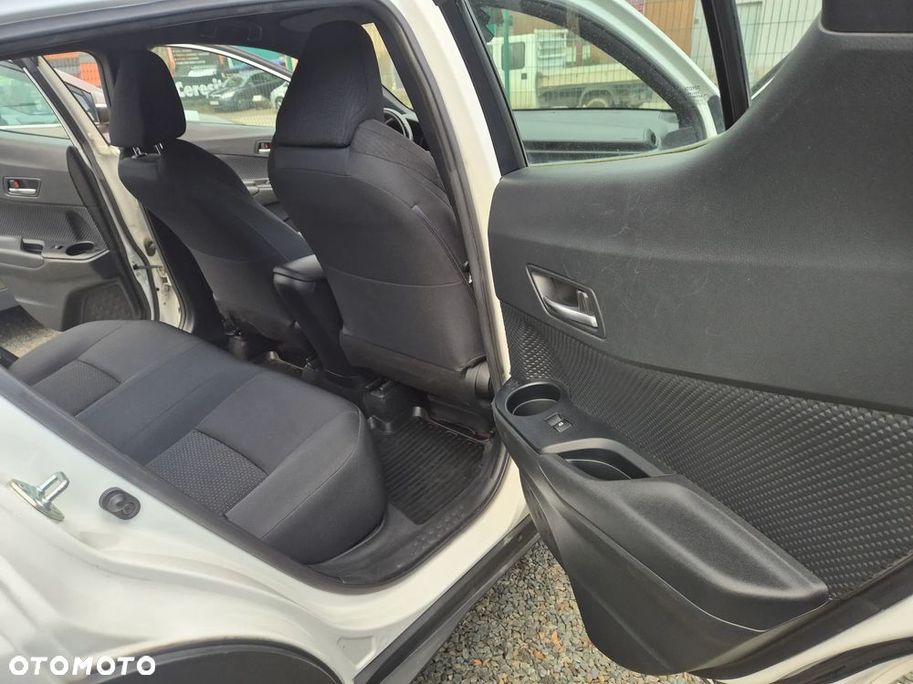 Toyota C-HR 1.2 T Premium - 26