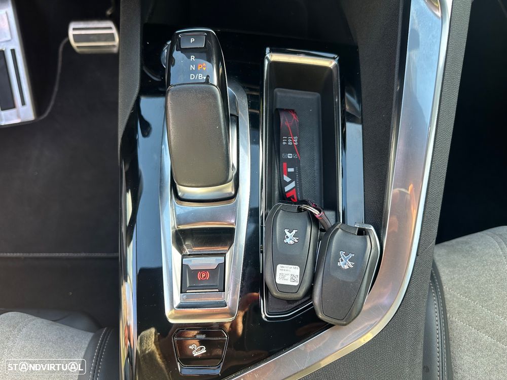 Peugeot 3008 1.6 Hybrid4 GT Line e-EAT8 - 29