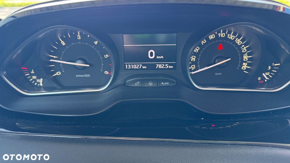 Peugeot 208 1.6 e-HDi Allure STT - 10