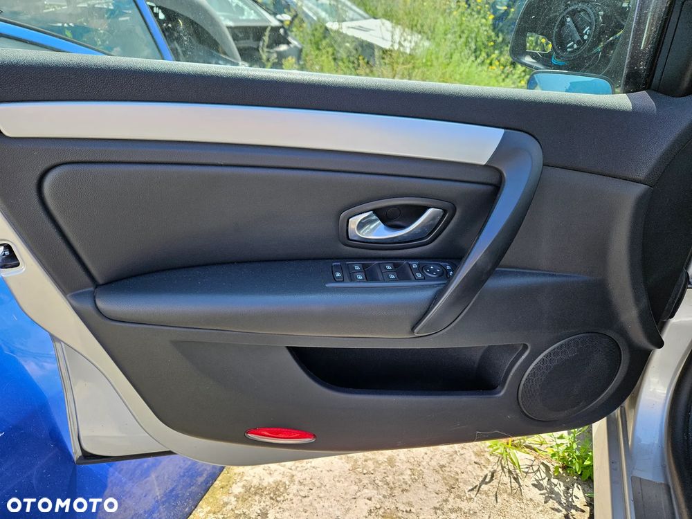 Tapicerka boczek drzwi lewy prawy przód tył Renault Laguna 3 III kombi 2009r Europa - 1