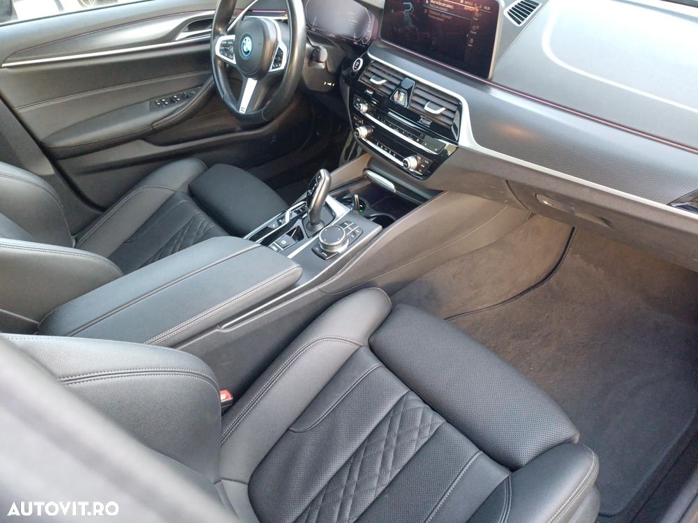 BMW Seria 5 530e Aut. M Sport Edition - 26