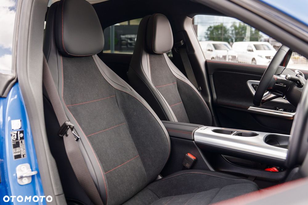 Mercedes-Benz CLA - 13