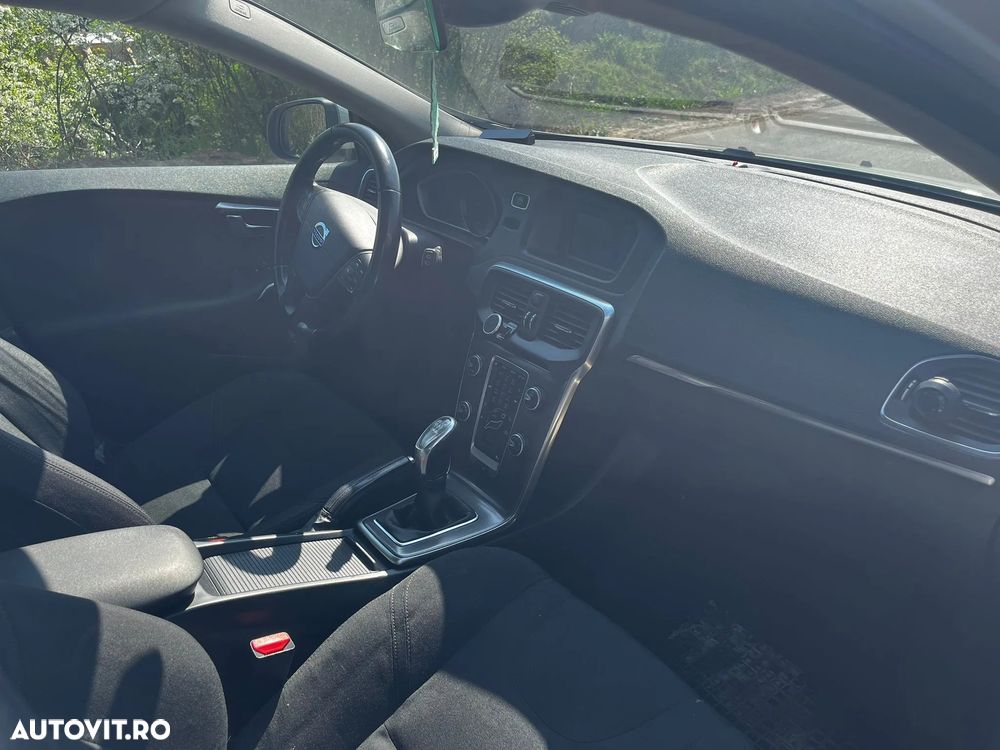 Volvo V40 D2 - 9
