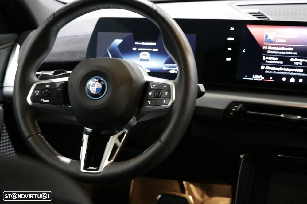 BMW iX2 eDrive20 Pack Desportivo M Pro - 11