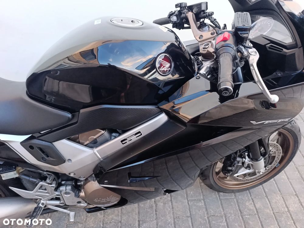 Honda VFR - 26