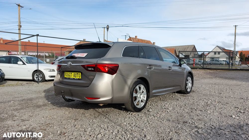 Toyota Avensis Touring Sports 2.0 D-4D Business Edition - 8