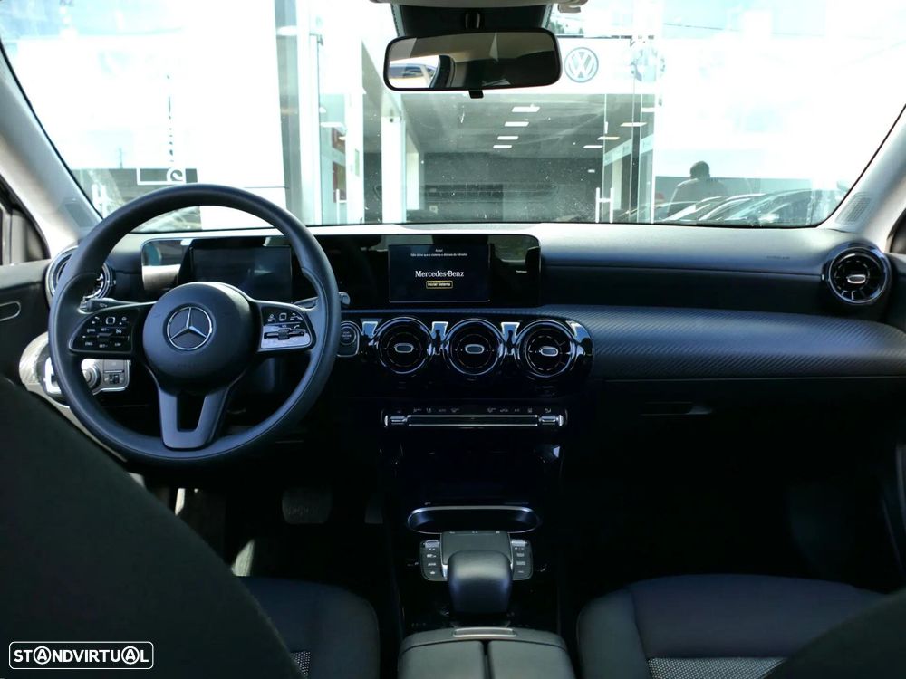 Mercedes-Benz A 250 Limousine e - 37