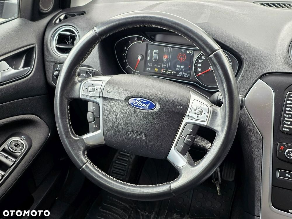 Ford Mondeo 2.0 EcoBoost Titanium - 17