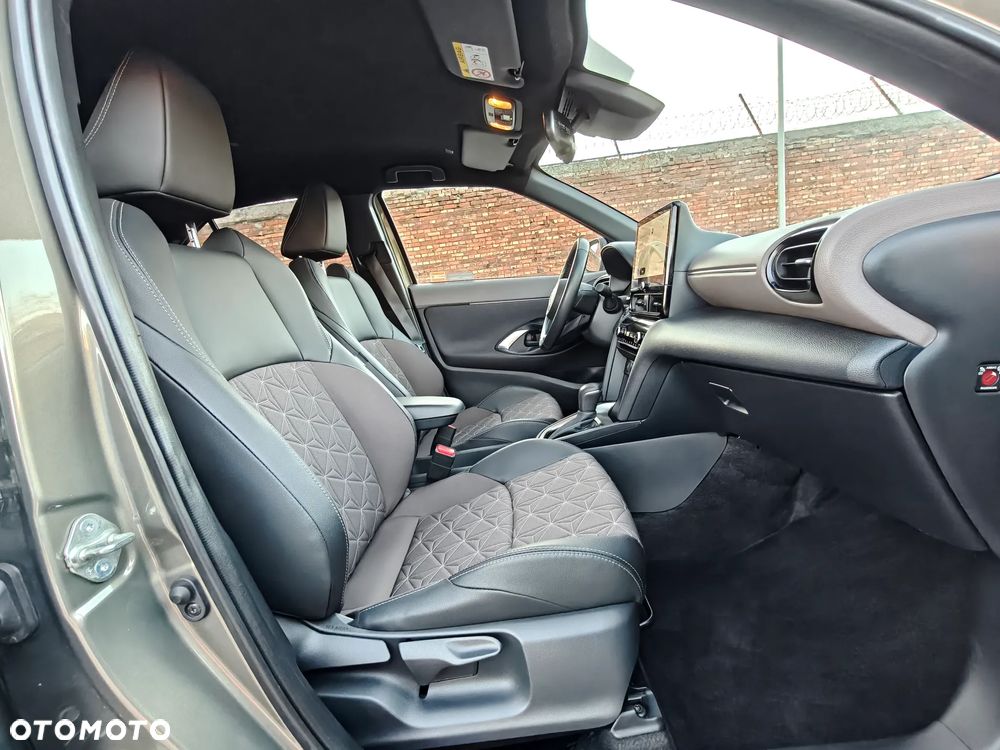 Toyota Yaris Hybrid 1.5 Executive - 11