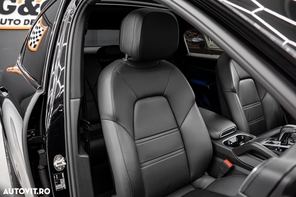 Porsche Cayenne Coupe Standard - 14