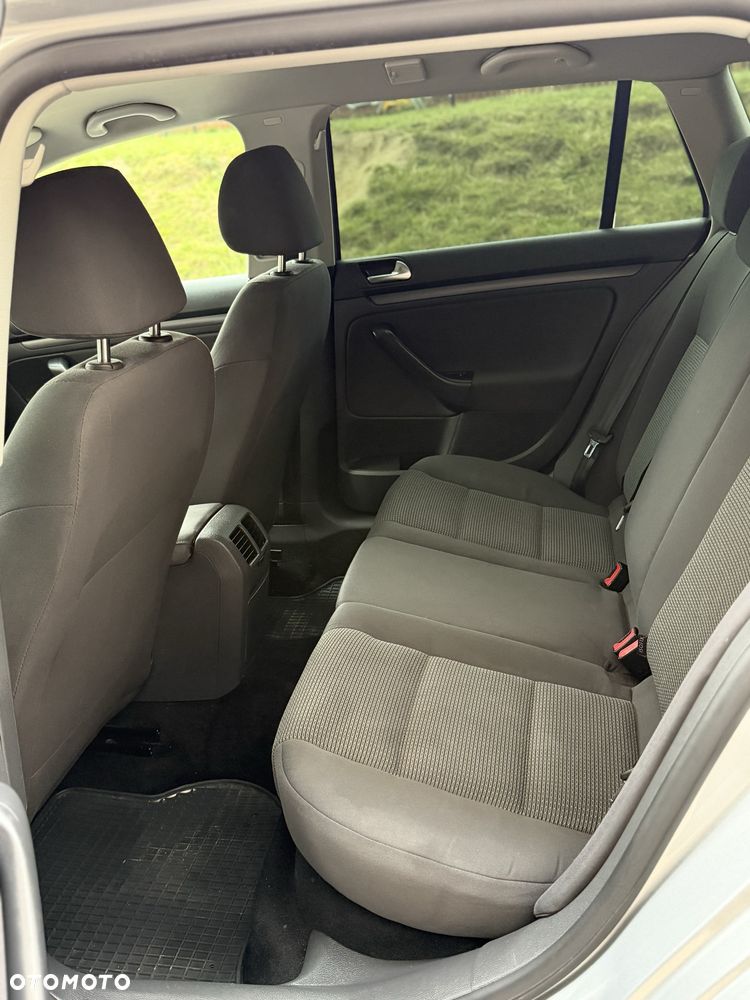 Volkswagen Golf - 5