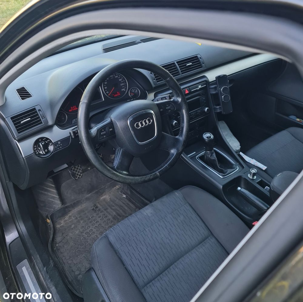 Audi A4 Limousine - 10