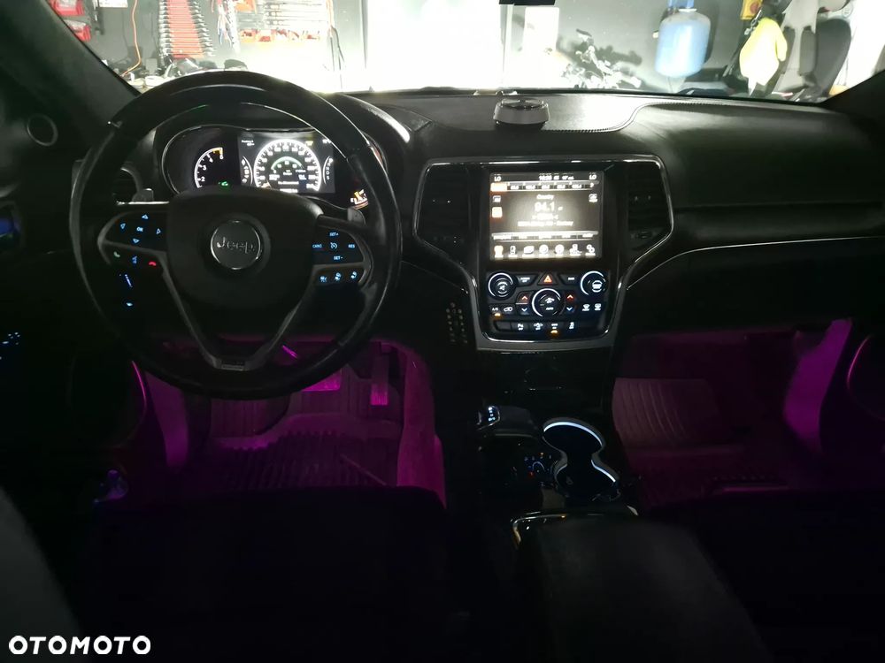 Jeep Grand Cherokee - 19