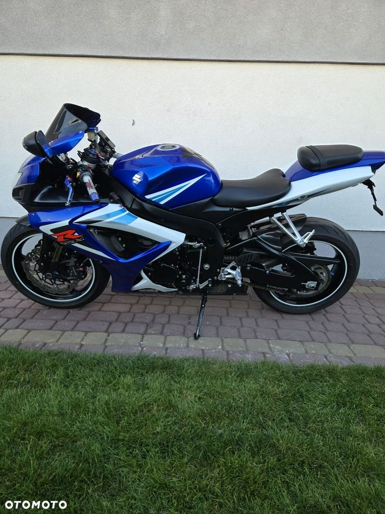 Suzuki GSX-R - 6